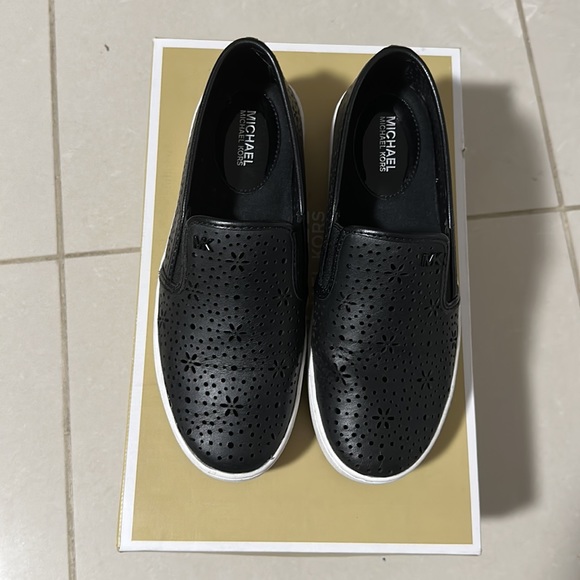 Trent slip on lasered leather shoes - Picture 3 of 5